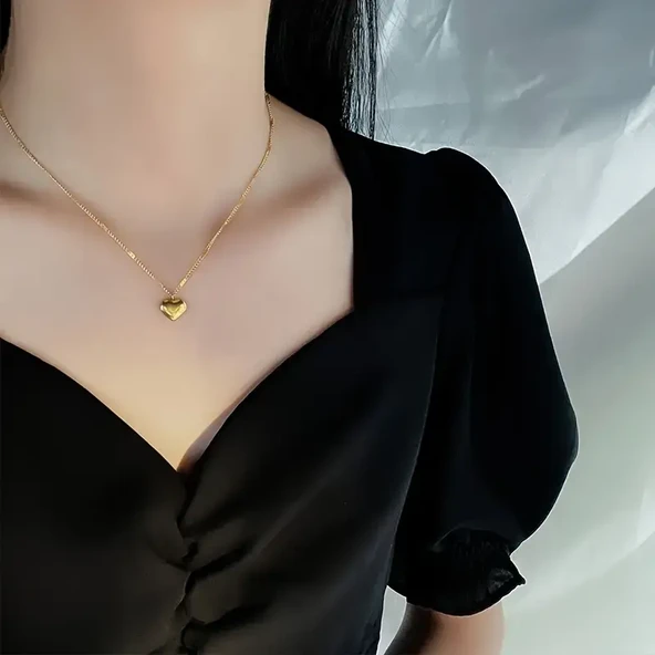 316L Gold Renk Antialerjik Kalp Kolye: Şık ve Zarif Tasarım