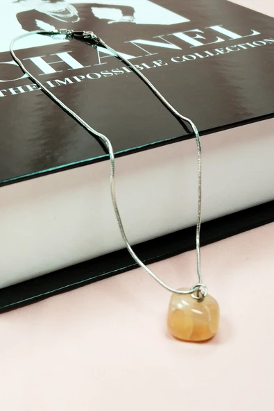 Kalsit Doğal Taşı Zincirli El Yapımı Kolye Uç: 1,5 cm Zincir: 20 cm Kutulu - Resim 3