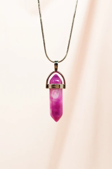 Pembe Akit Doğal Taşı Zincirli El Yapımı Tasarımlı Kolye Uç: 3,5 cm Zincir: 20 cm Kutulu ürün görseli 1