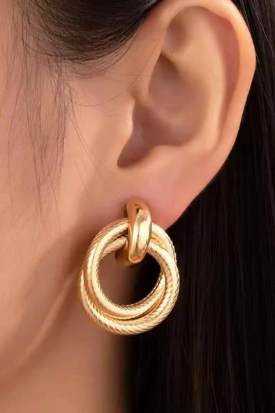 Kadın Vip Seri Antialerjik 3 cm Oval Model Küpe ürün görseli