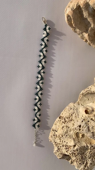 Koyu Yeşil Ve Ekru Renkli Zikzak Desenli Miyoki Boncuk Bileklik El Yapımı Hediyelik - 5