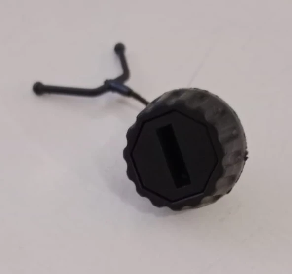 MOTORLU TESTERE YAĞ DEPO KAPAĞI STIHL 023/25/28/29/38/39/46/64 ESKİ MODEL ürün görseli