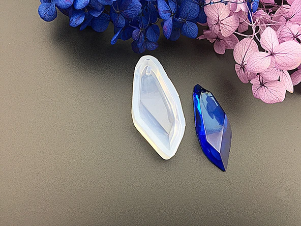 EPOKSİ REÇİNE SİLİKON KALIP İTHAL İKİLİ TAŞ FİGÜRLÜ KOLYE SİLİKON KALIP HB30215 - 0005 - 2