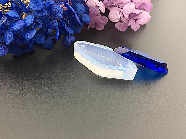 EPOKSİ REÇİNE SİLİKON KALIP İTHAL İKİLİ TAŞ FİGÜRLÜ KOLYE SİLİKON KALIP HB30215 - 0005 - 4