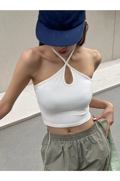 Kadın Halter Yaka Beyaz Renk Bağlamalı Crop Top Bluz