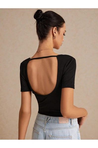 V Yaka Sırtı Açık İpli Siyah Renk Fitilli Kısa Kollu Slim Fit Crop Top Bluz