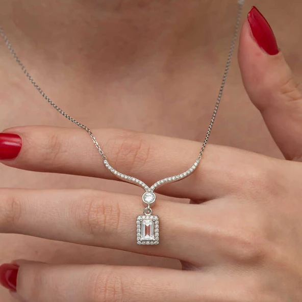 Gümüş Baget Taşlı Gerdanlık Model Kadın Kolye ürün görseli