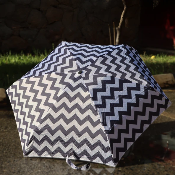 Biggdesign Moods Up Siyah Beyaz Zikzaklı Manuel Mini Şemsiye - Rüzgara Dayanıklı, Hafif, Renkli Tasarım - 5