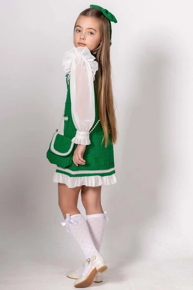 Kız Çocuk Kolları ve Yakası Şifon Etek Ucu Fırfırlı İnci İşlemeli Çift Cepli Yeşil Triko Elbise - Resim 3