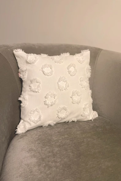 Tüylü ve Desenli Kırlent - 45x45 cm Şık ve Konforlu Dekoratif Yastık - 2