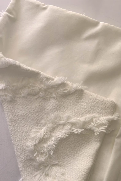 Tüylü ve Desenli Kırlent - 40x40 cm Şık ve Konforlu Dekoratif Yastık - 3