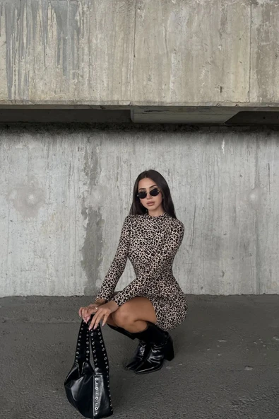 Leopar Desenli Süet Dik Yaka Mini Elbise - 3