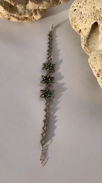 SiyahKoyuGriHologramRenkliYıldızDesenliMiyokiBoncukBileklik El Yapımı Hediyelik - 3