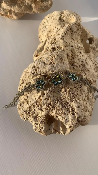 SiyahKoyuGriHologramRenkliYıldızDesenliMiyokiBoncukBileklik El Yapımı Hediyelik - 4