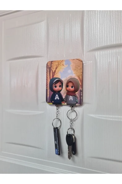 Başörtülü Kadın ve Erkek Figürlü Ahşap Anahtarlık ve Askılık - 2
