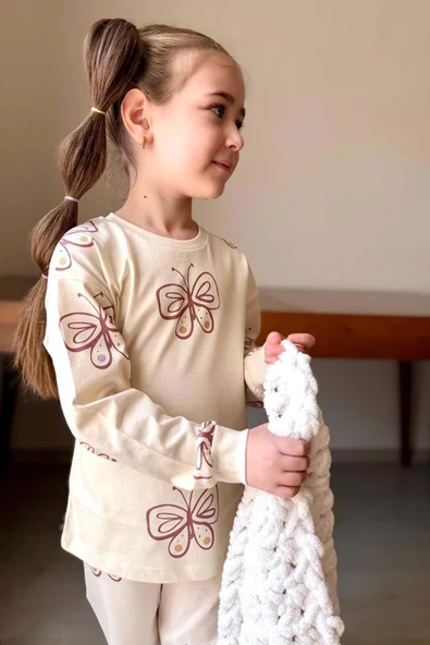 Kız Çocuk Bilekleri Manşetli Kelebek Desenli Krem Pijama Takımı - Resim 3