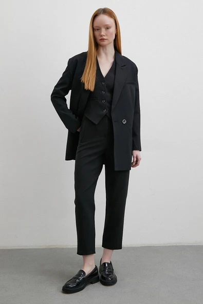 Önü Pensli Skinny Kumaş Pantolon Siyah ürün görseli