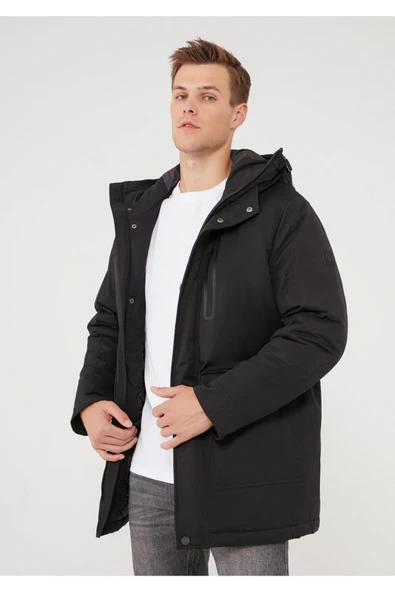 Mavi Kapüşonlu Siyah Parka - 4