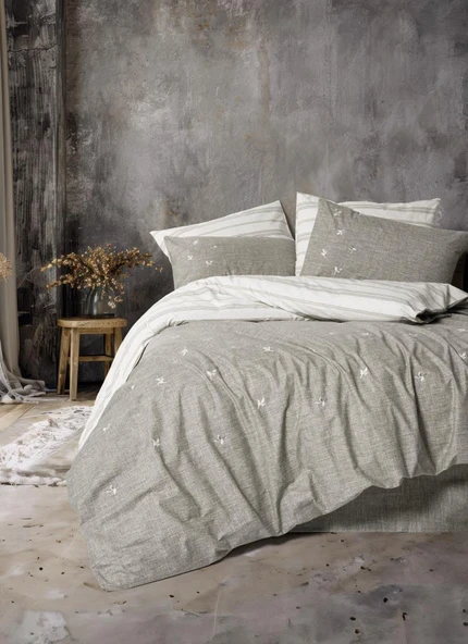 Cotton Box Klein Nakışlı Çift Kişilik Nevresim Takımı Moke Kahve