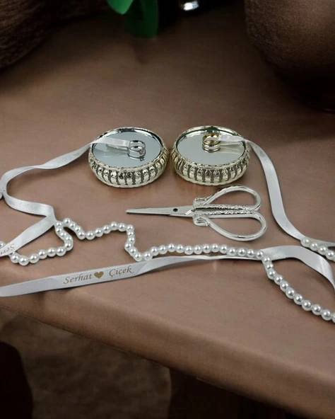 Lucea Gümüş Aynalı Yükselti ve Söz Makası Seti  gümüş ürün görseli