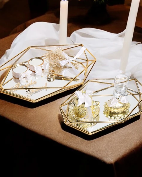 Elation Gold Prizma Söz Nişan Tepsisi ve Damat Kahve Fincan Tepsi Seti  Beyaz