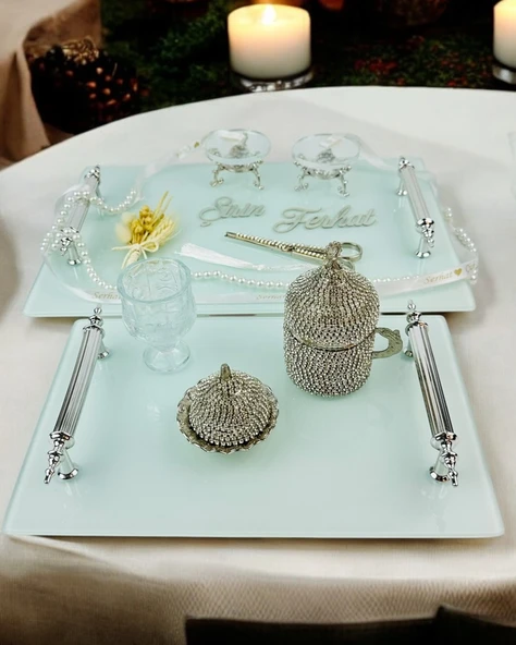 Harmonize Beyaz Söz Tepsisi ve Damat Kahve Fincanı  Kırmızı