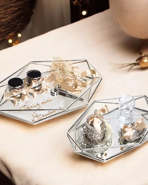 Elation Gümüş Prizma Söz Nişan Tepsisi ve Damat Kahve Fincan Tepsileri  gold