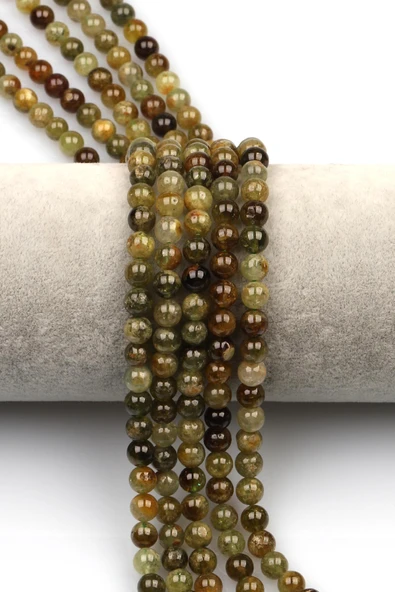 Yeşil Garnet (Tsaworit) Doğal Taş Dizi 6 mm Küre Kesim