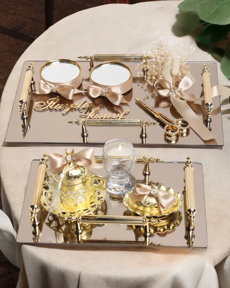 Reverence Gold 4 Kulplu Söz Tepsisi ve Damat Kahve Fincanı gold