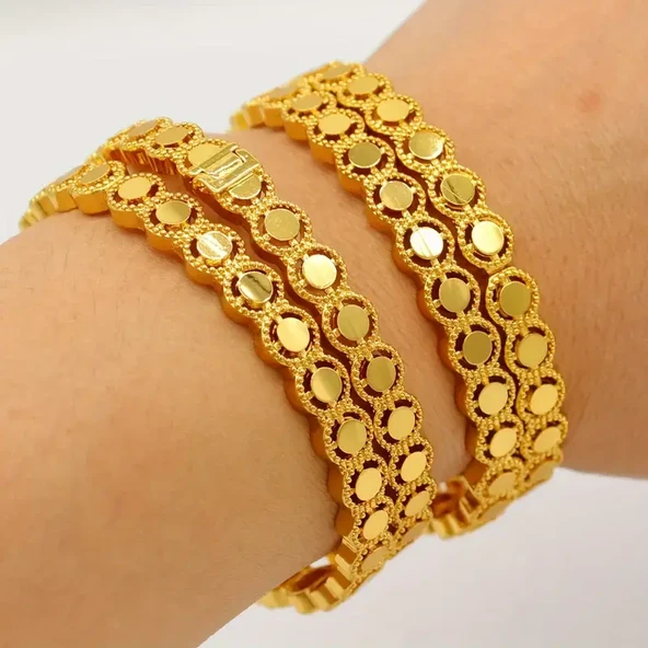 Gold Renk Özel Motif Tasarım Bilezik: Zarif ve Şık Detaylarla Göz Alıcı Parlaklık (1 Adet) - 3