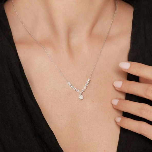0.55 Karat Pırlanta Trend Kolye