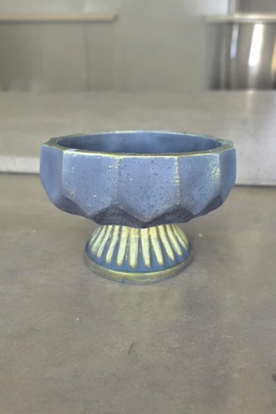 Ayaklı dekoratif taş saksı geometrik dizayn 001