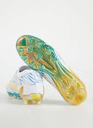 STRIKER 2402 WHİTE FIRM JOMA