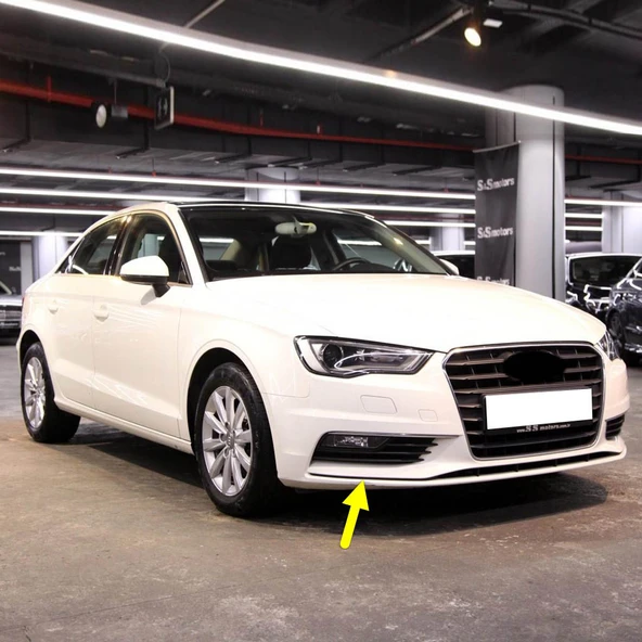 Audi A3 Sedan 2013-2016 Sağ Sis Far Çerçevesi Alt Çıtası 8V5807534
