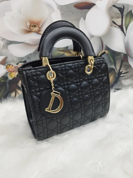 D Model Askılı Kapitone Desenli El Çantası - 2