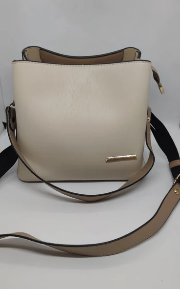 Askılı Kadın Omuz Çantası ürün görseli