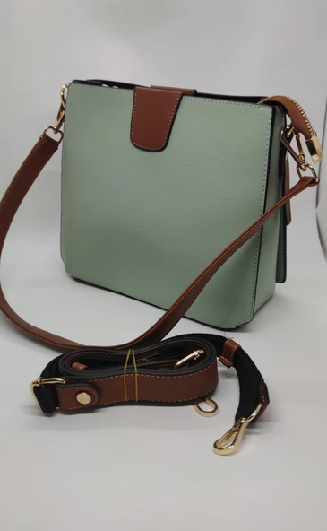 Orta Boy Askılı Omuz Çantası ürün görseli