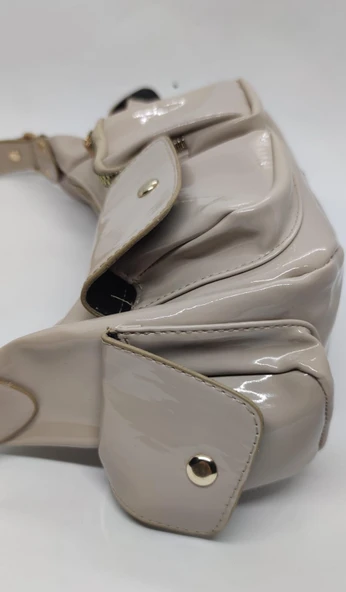 Küçük Boy Çok Cepli Rugan Kol Çantası - Resim 4