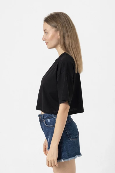 Jupiters Legacy Utopian Chest Siyah Kadın Crop Tshirt - Resim 2