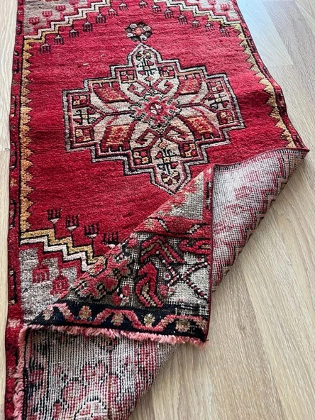 63x144 cm Vintage Yolluk, Küçük Boy El Dokuma Kırmızı Yolluk, Canlı Renkli ve Harika Kondisyonlu Ev Dekoru - 10