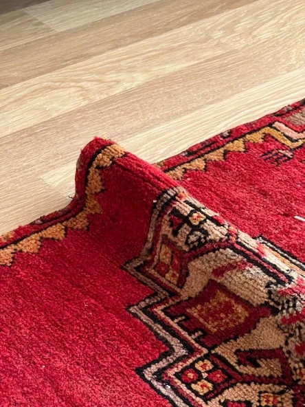 63x144 cm Vintage Yolluk, Küçük Boy El Dokuma Kırmızı Yolluk, Canlı Renkli ve Harika Kondisyonlu Ev Dekoru - 3