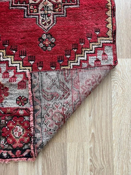 63x144 cm Vintage Yolluk, Küçük Boy El Dokuma Kırmızı Yolluk, Canlı Renkli ve Harika Kondisyonlu Ev Dekoru - 9