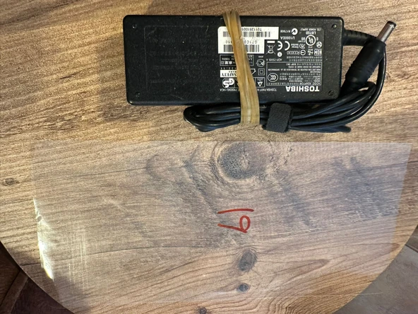Toshiba PA5034U-1ACA, PA3715A-1AC3 Orijinal Adaptör Toshiba Şarj Cihazı 19v 4.74A 75w  2.EL KULLANILMIŞ - 2