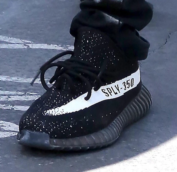 Adidas Yeezy Boost 350 V2 "Oreo" - 3