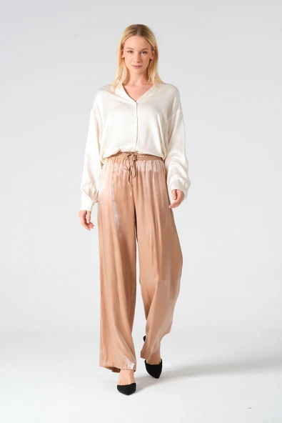 Bel Lastikli Parlak Pantolon Camel