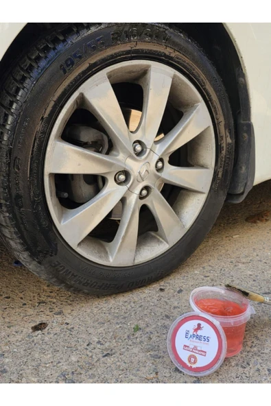 Jel Lastik Parlatıcı 500 ml Fırça Hediye Islak Görünüm Uzun Süre Kalıcı Ekstra Parlaklık Sunar - 3