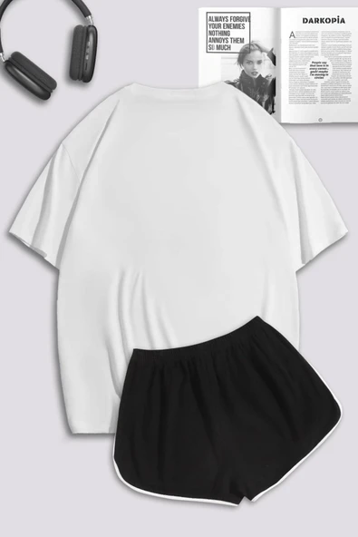macklin Kadın Kalp Pati Baskılı Oversize T-shirt ve Biyeli Yırtmaçlı Detaylı Mini Şort & Biyeli Şortlu Takım - 2