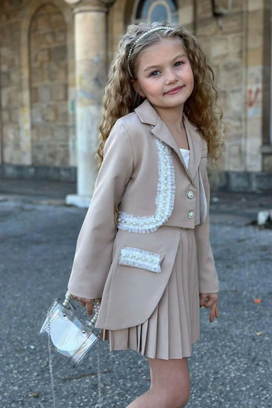 Kız Çocuk Güpür Ve İnci Şerit Detaylı Ceket Asimetrik Kesim Piliseli Bej Etekli Takım - Resim 3