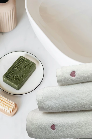 3 Parça Kalp Nakışlı Banyo Havlusu Takımı %100 Pamuklu Lovely Set - 9
