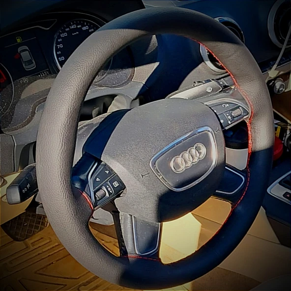 DİKİŞLİ DİREKSİYON KILIFI SİYAH DERİ KIRMIZI DİKİŞLİ A UDİ A3 İÇİN ürün görseli